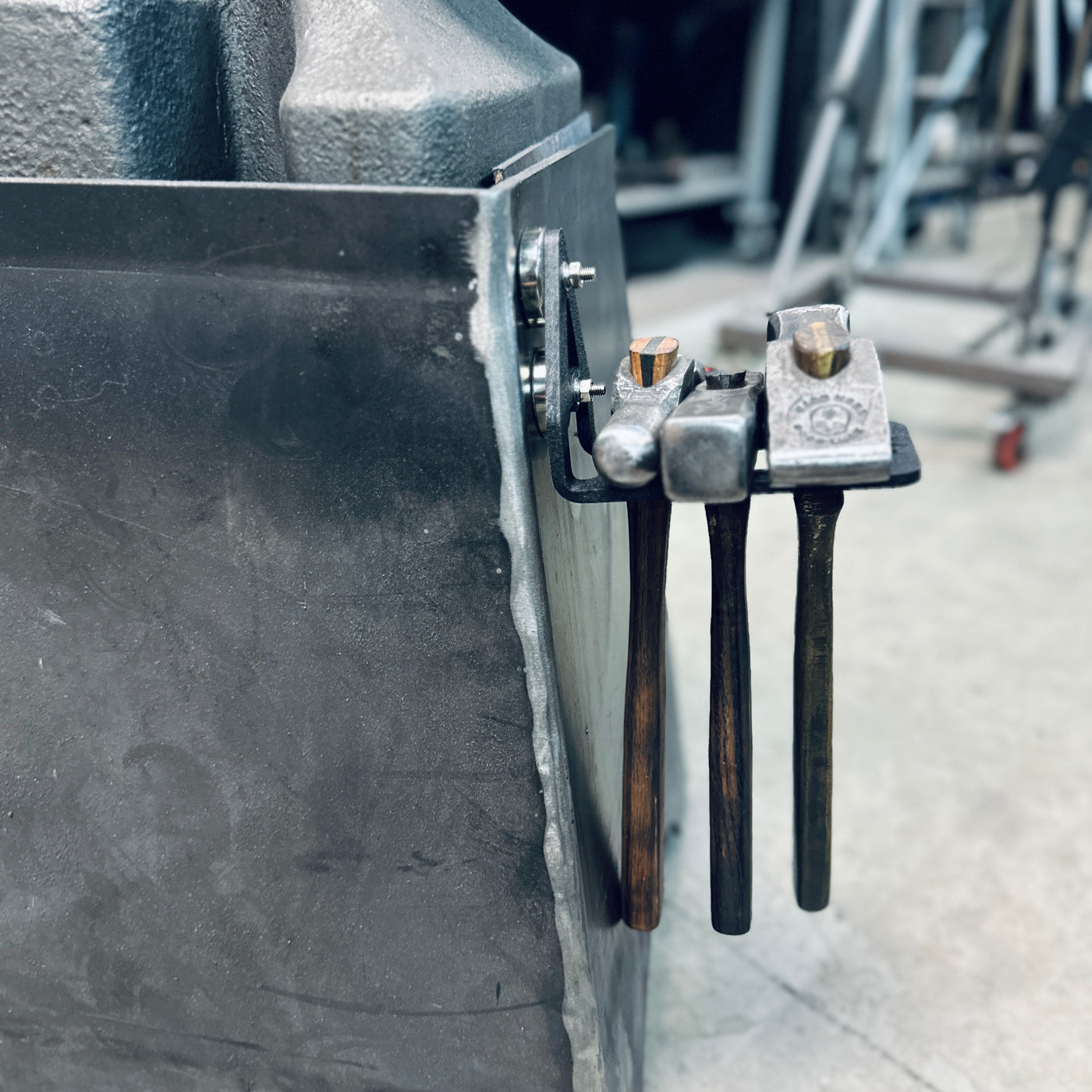 QuickDraw Portable Magnetic Rack
