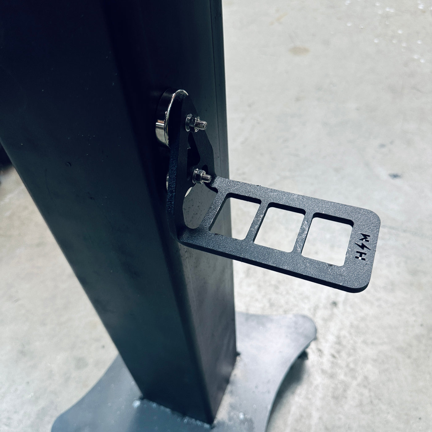 QuickDraw Portable Magnetic Rack
