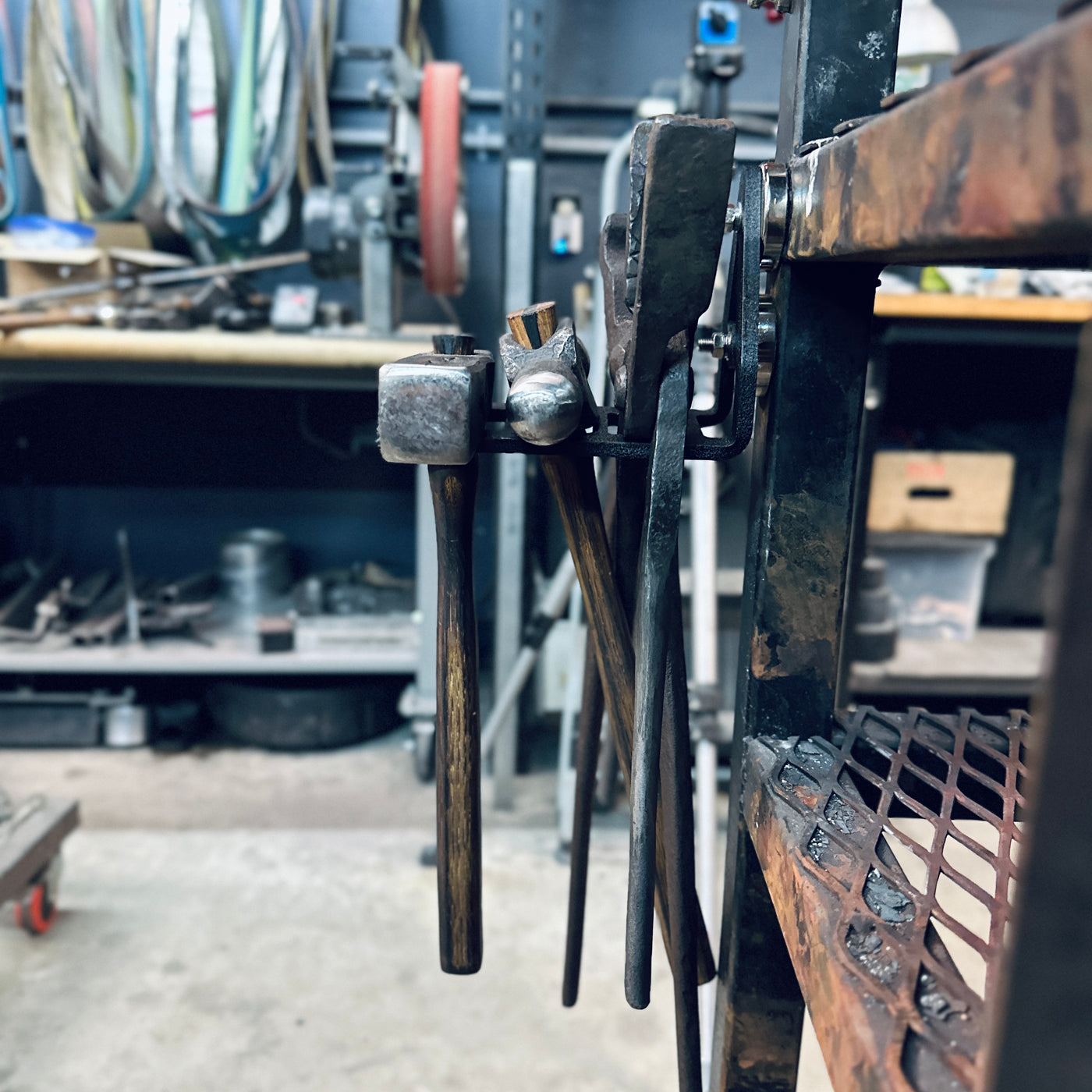 QuickDraw Portable Magnetic Rack